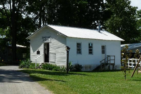 Fiddlers Grove Historic Village
